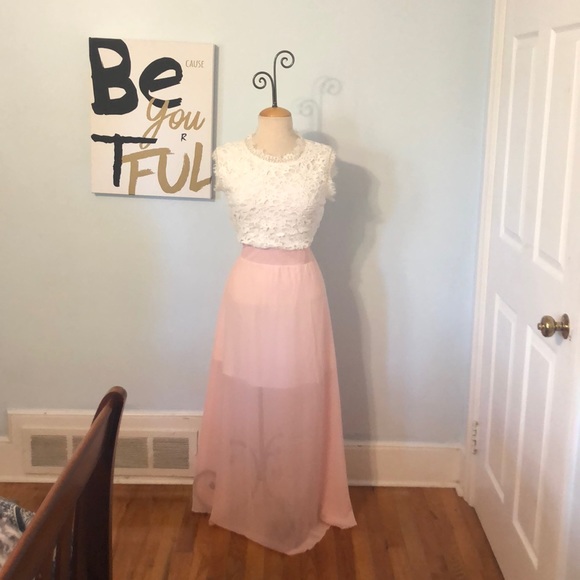 Long dress with lace top and sheer bottom - Picture 2 of 2
